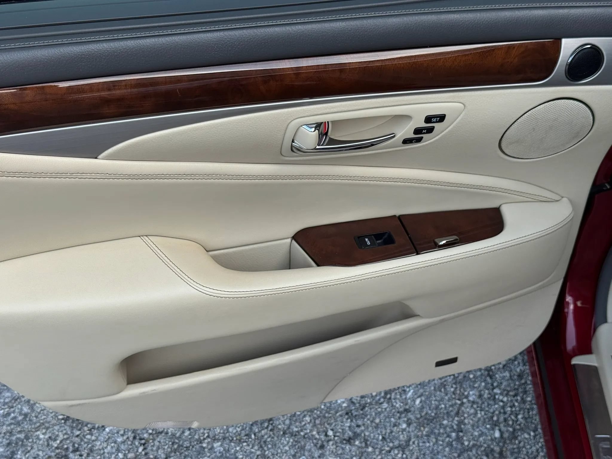 Used 2013 Lexus LS 460 L w/ Ultra Luxury Pkg AWD/4WD image 17