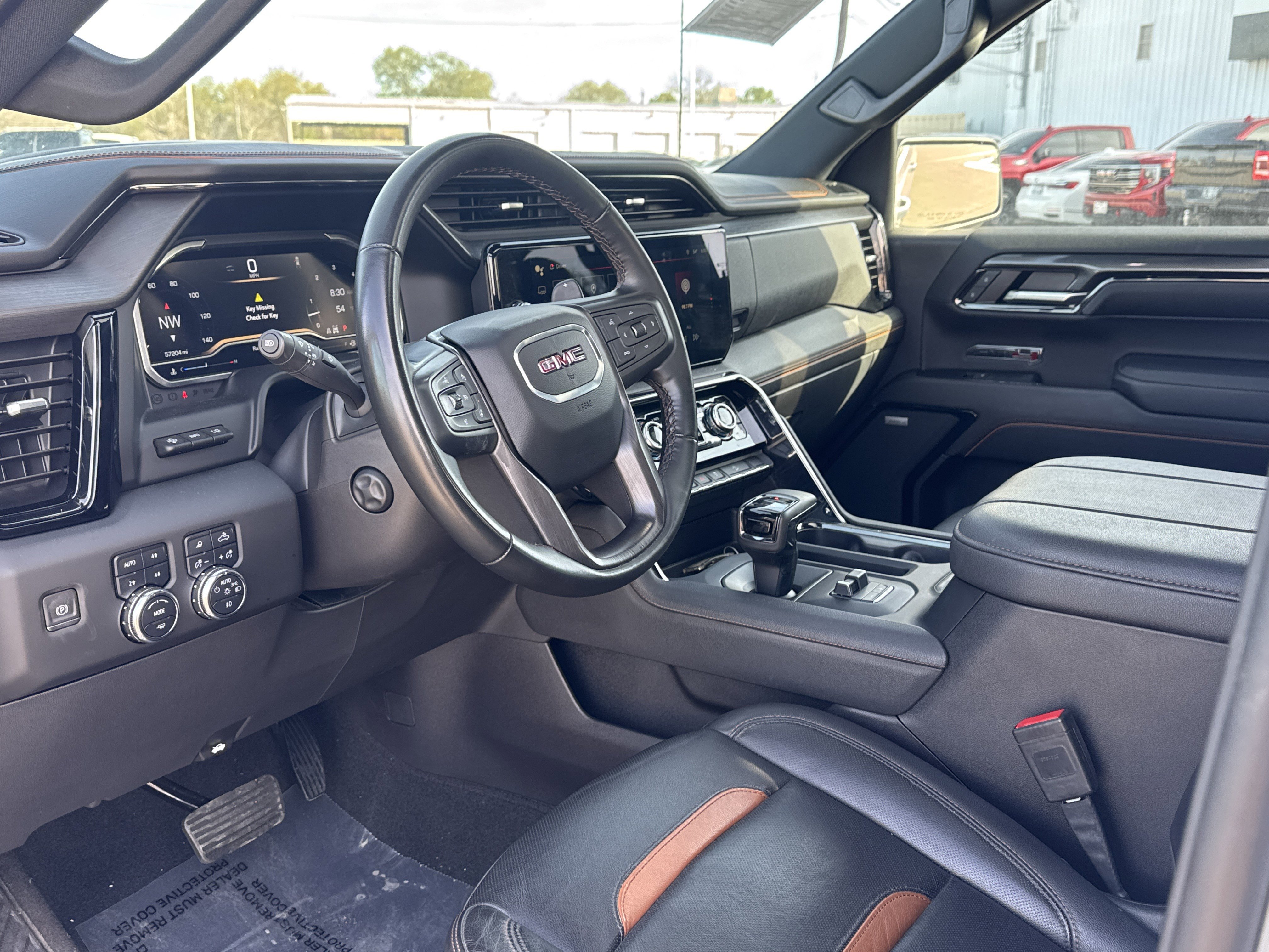 Used 2024 GMC Sierra 1500 AT4 w/ Technology Package image 5