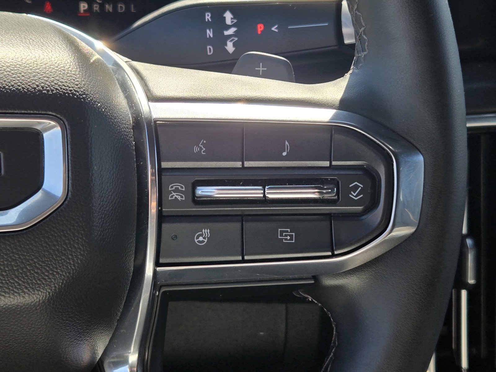 Used 2025 GMC Yukon Denali AWD/4WD image 25