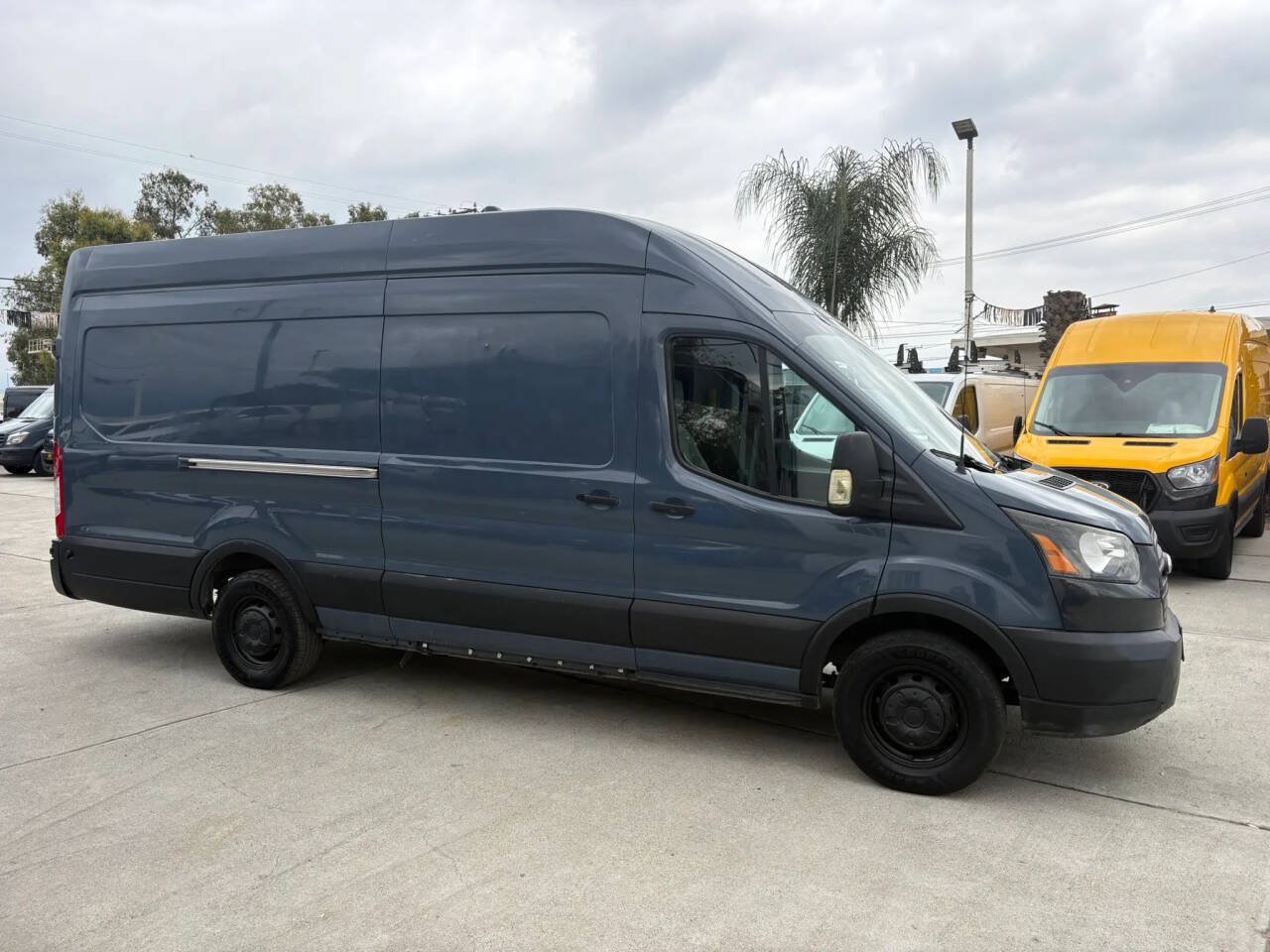 Used 2019 Ford Transit 250 148 High Roof Extended RWD image 7