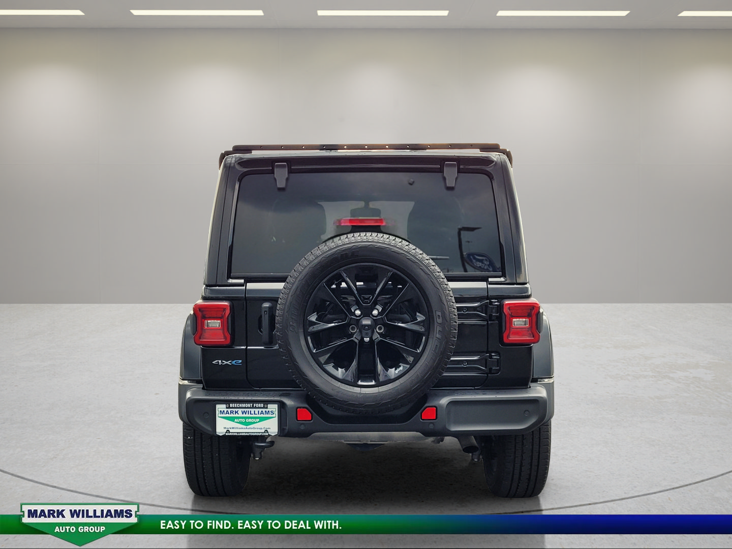 Used 2021 Jeep Wrangler Unlimited Sahara w/ Cold Weather Group AWD/4WD image 5