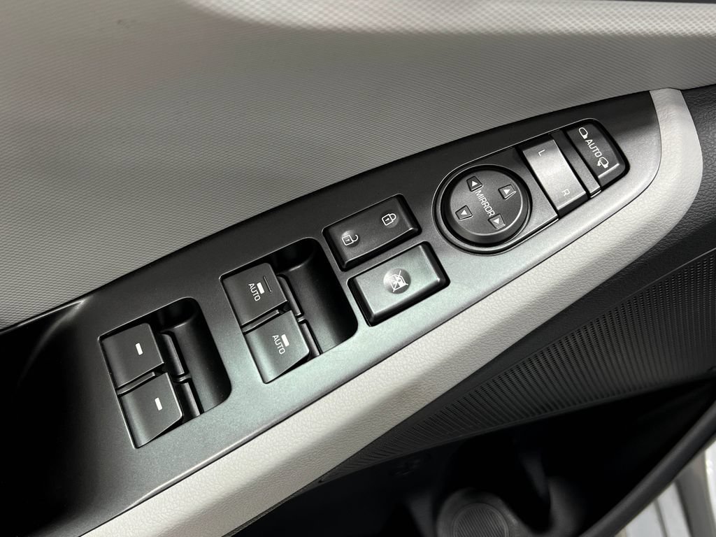 Used 2020 Hyundai Ioniq Limited FWD image 17