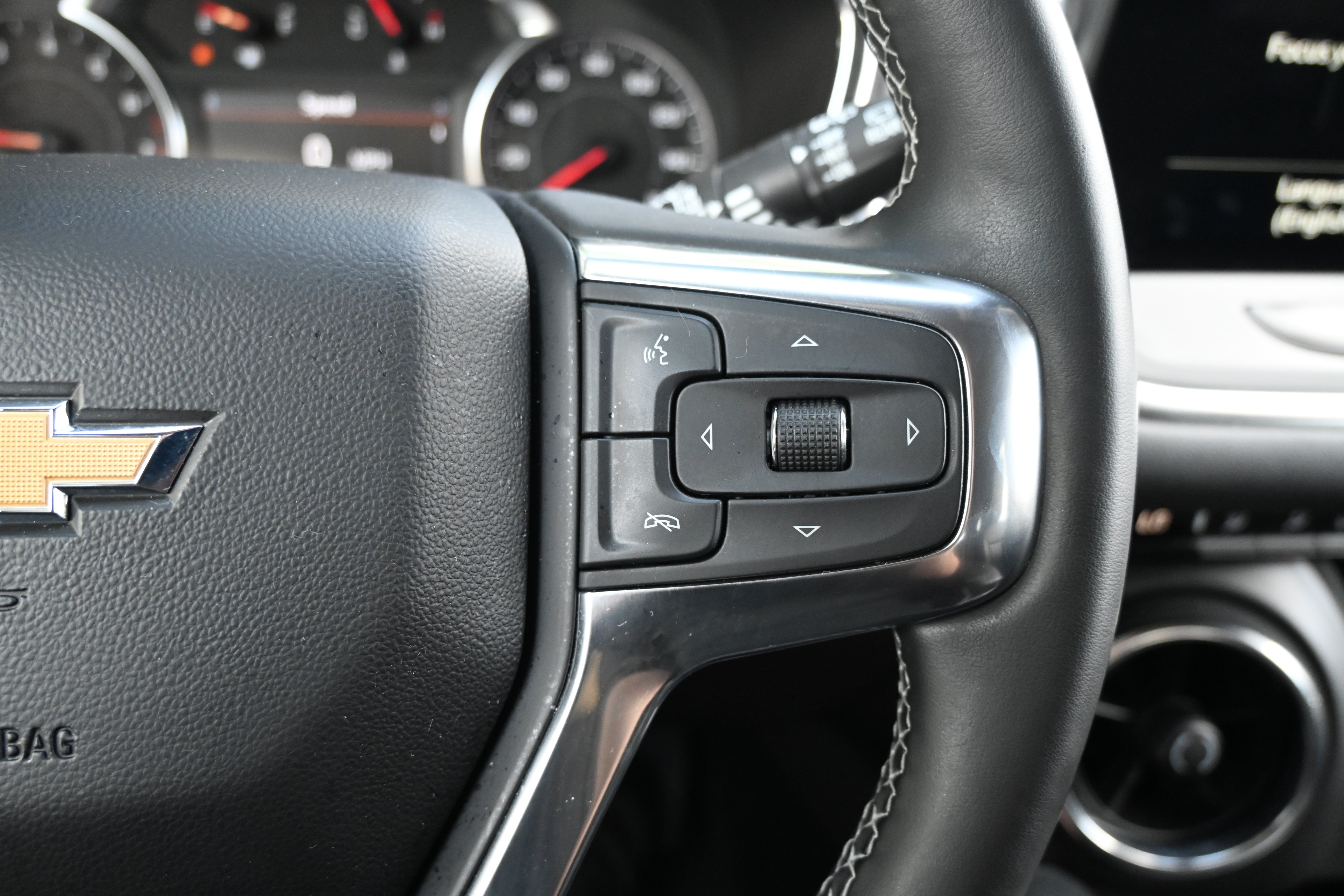 Used 2024 Chevrolet Blazer LT w/ Midnight/Sport Edition FWD image 18