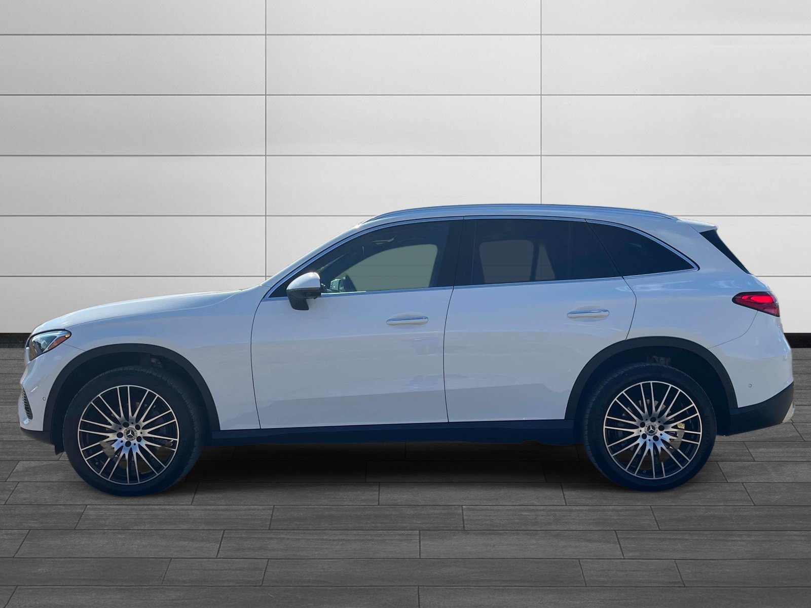 Certified 2025 Mercedes-Benz GLC 300 image 6