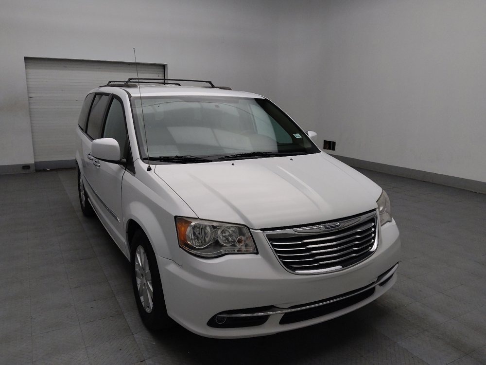Used 2016 Chrysler Town & Country Touring w/ Driver Convenience Group image 13