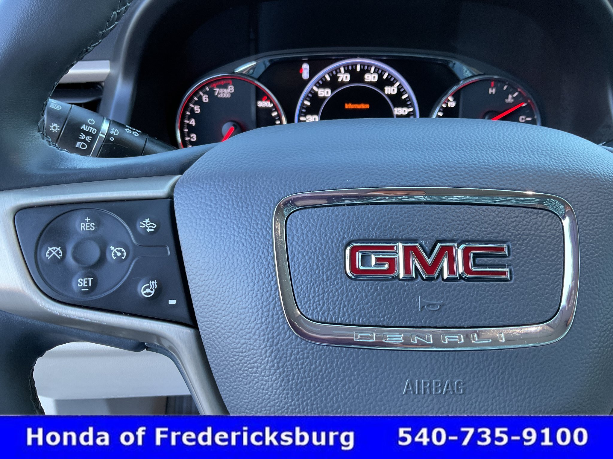 Used 2023 GMC Acadia Denali w/ Denali Ultimate Package FWD image 36