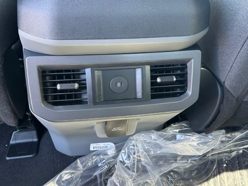 New 2026 Ford F350 XLT w/ XLT Premium Package AWD/4WD image 9