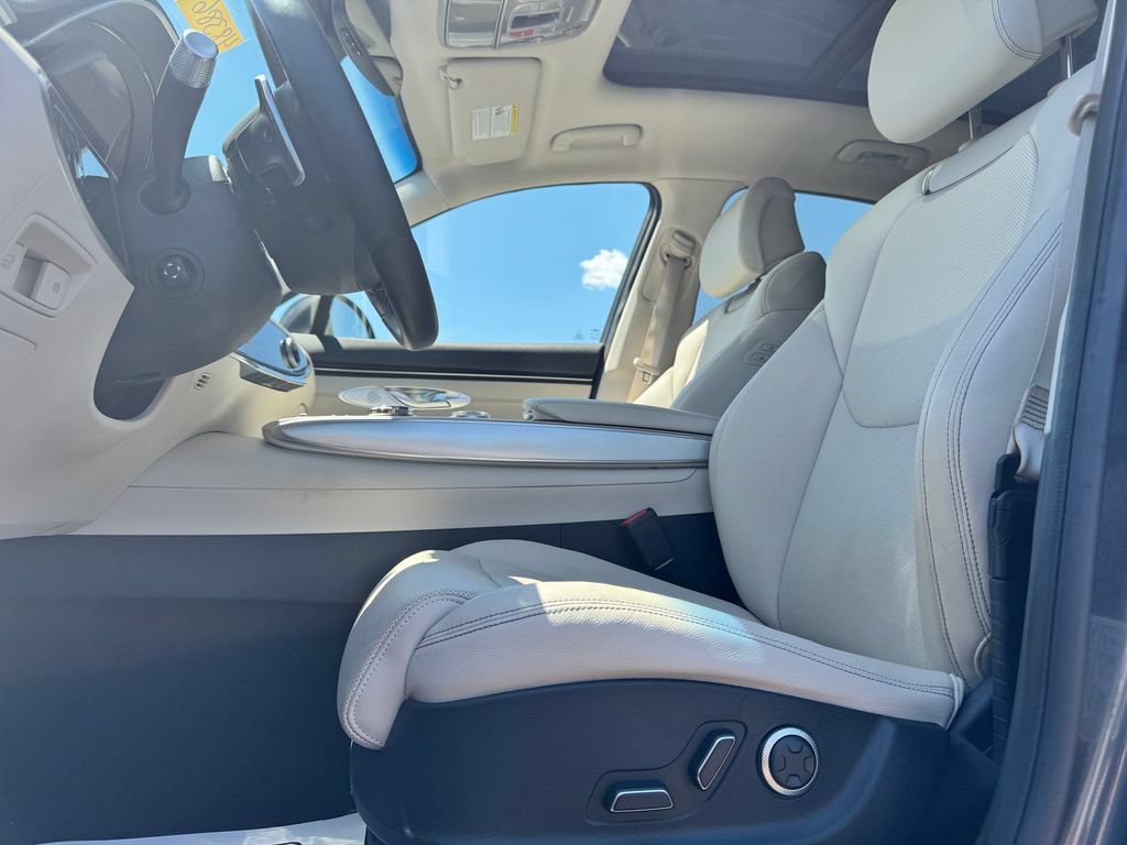 Used 2023 Genesis GV70 2.5T w/ Select Package AWD/4WD image 19