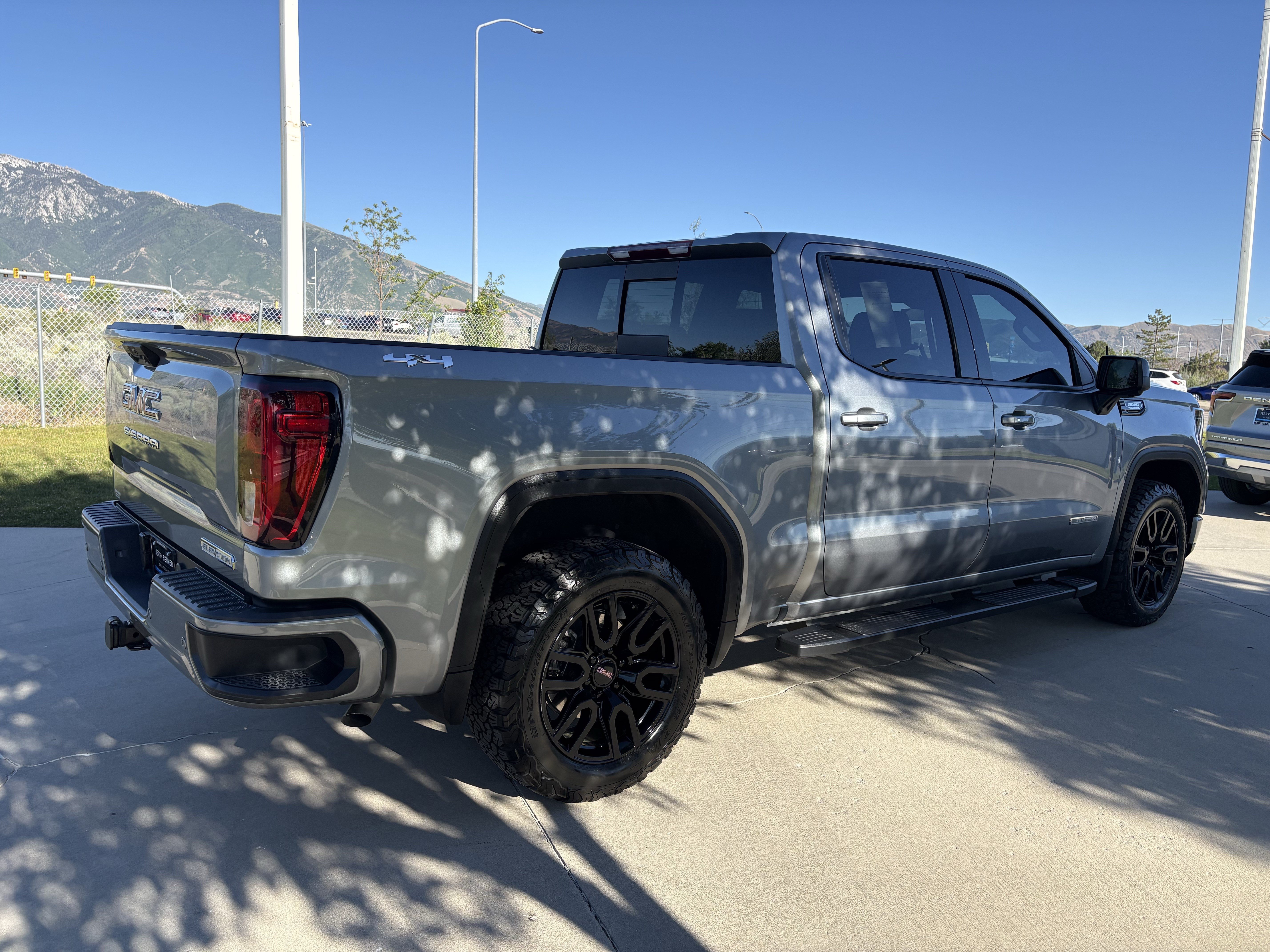 Used 2025 GMC Sierra 1500 Elevation w/ Elevation Premium Package AWD/4WD image 5