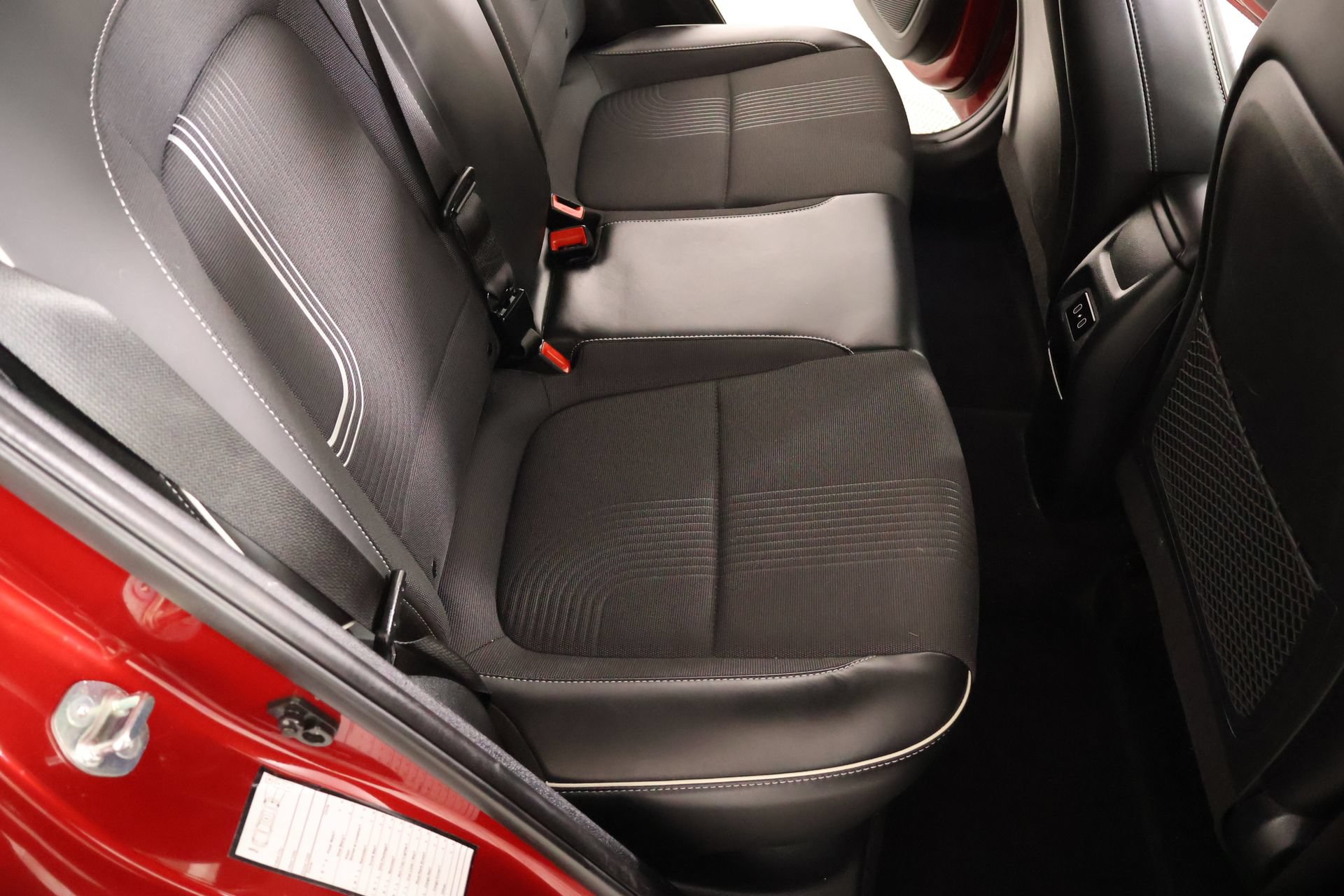 Used 2025 Hyundai Venue Limited FWD image 15