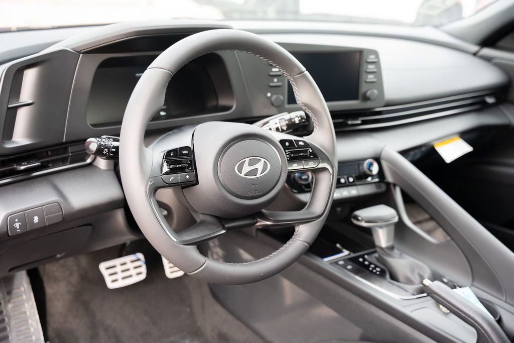New 2025 Hyundai Elantra Sport image 18