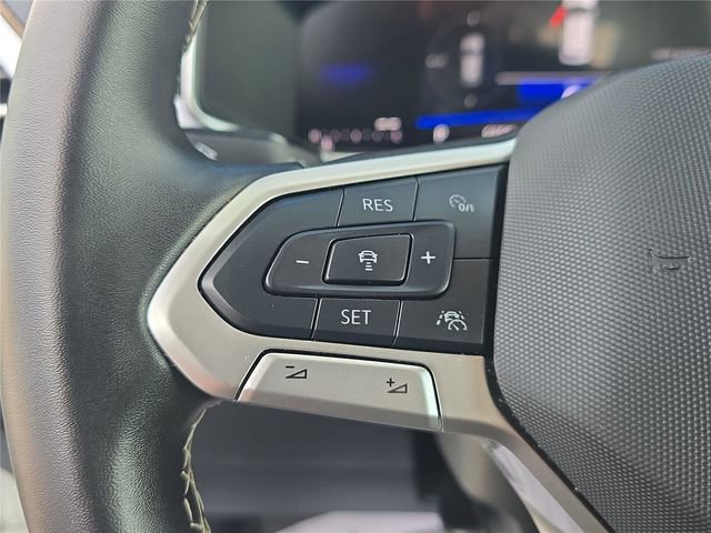 Used 2025 Volkswagen Taos SE image 24