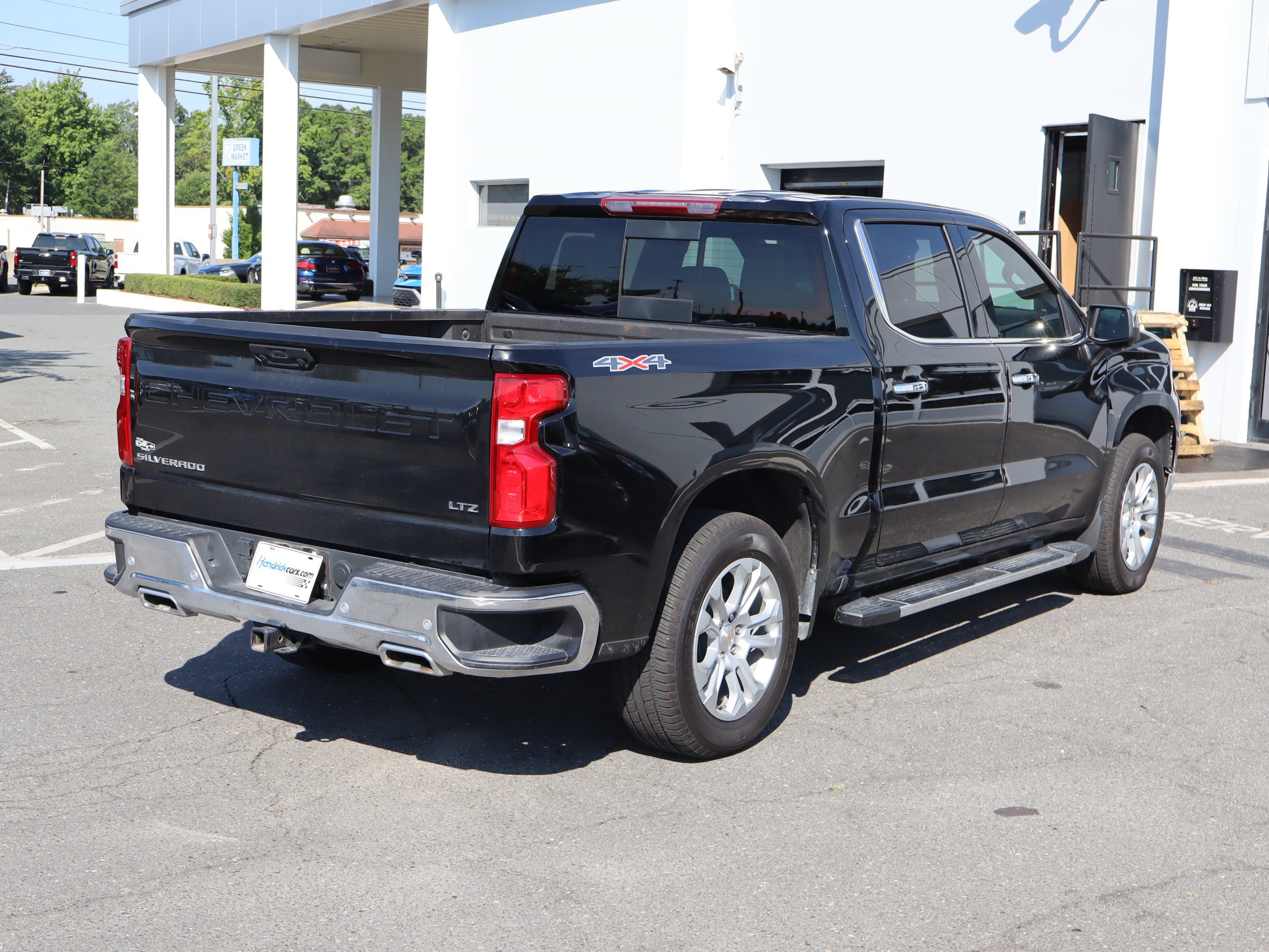 Used 2025 Chevrolet Silverado 1500 LTZ w/ LTZ Convenience Package II AWD/4WD image 21
