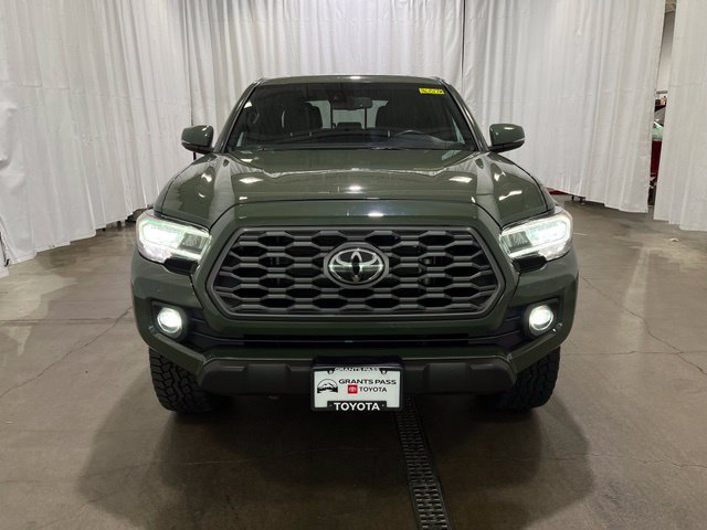 Used 2022 Toyota Tacoma TRD Off-Road AWD/4WD image 10