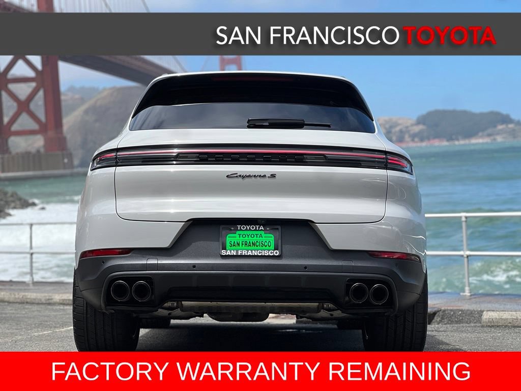 Used 2024 Porsche Cayenne S AWD/4WD image 4