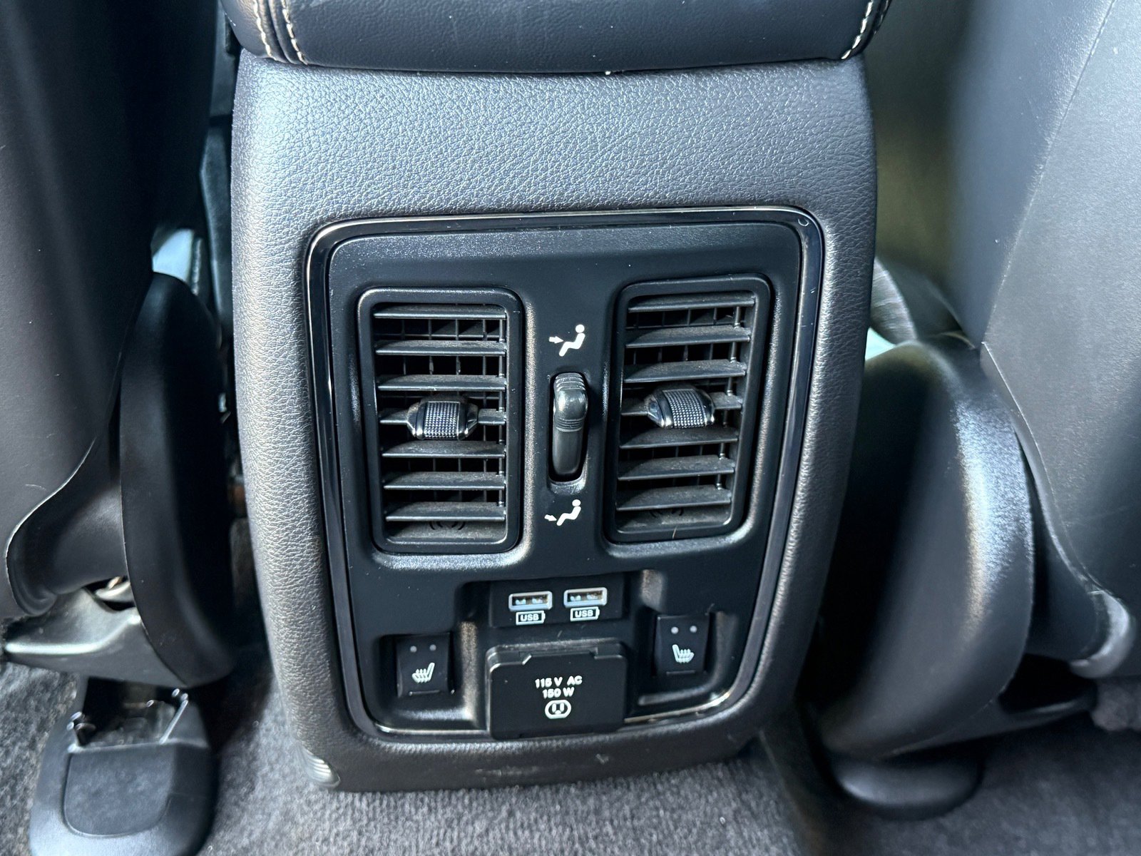 Used 2015 Jeep Grand Cherokee Limited w/ Luxury Group II image 28