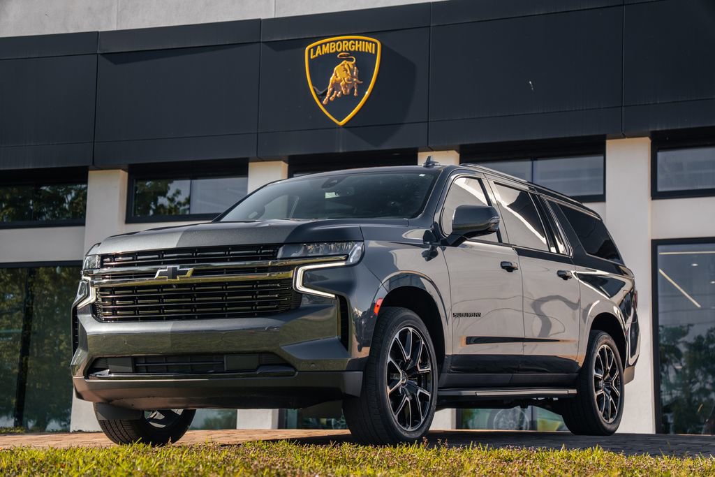 Used 2021 Chevrolet Suburban RST w/ Luxury Package RWD image 1