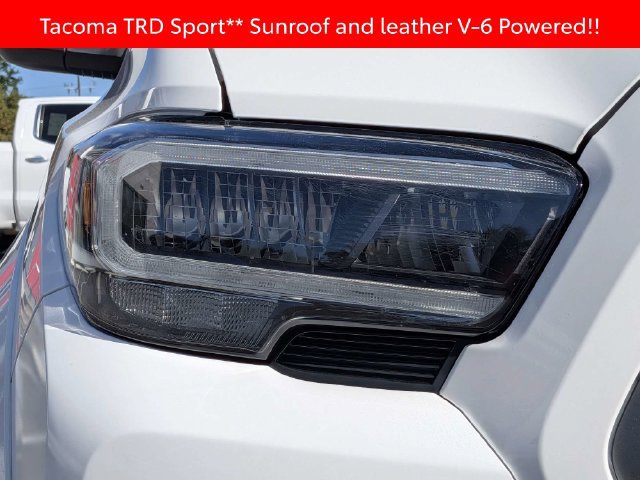 Used 2022 Toyota Tacoma TRD Sport w/ TRD Premium Sport Package RWD image 10