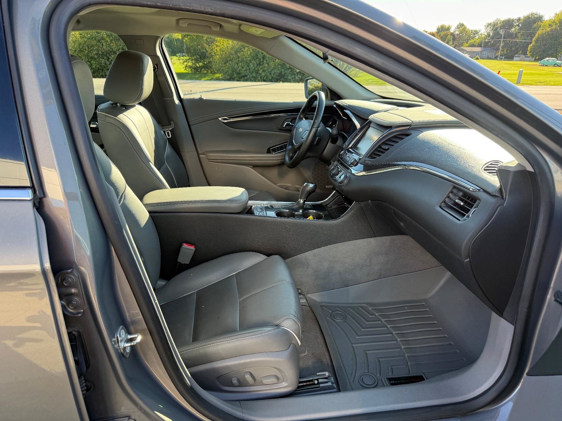 Certified 2018 Chevrolet Impala Premier FWD image 9