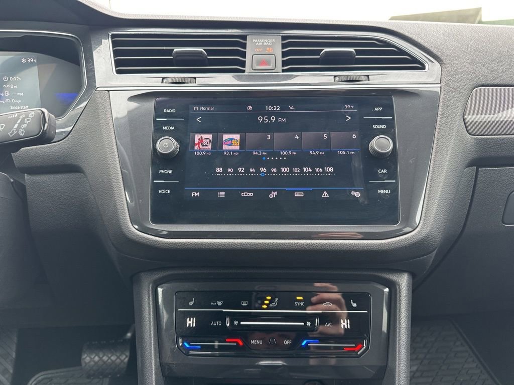 Used 2023 Volkswagen Tiguan SE image 22