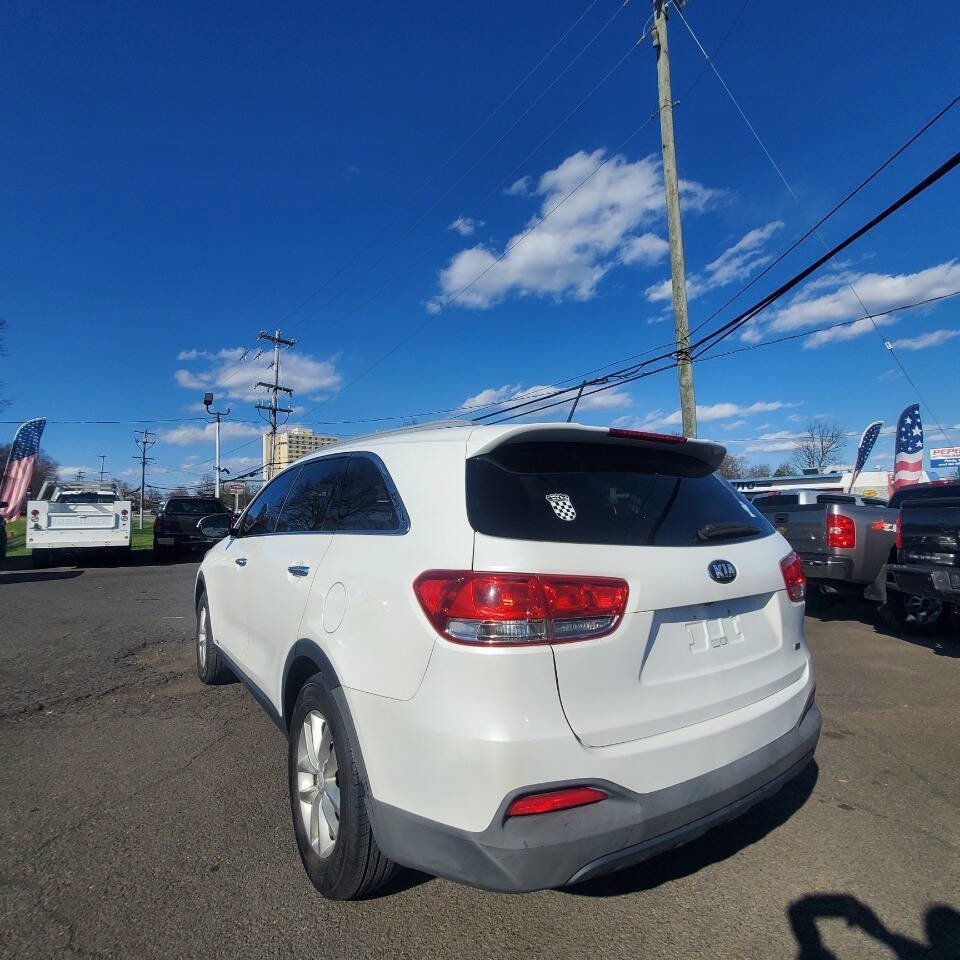 Used 2016 Kia Sorento AWD image 3