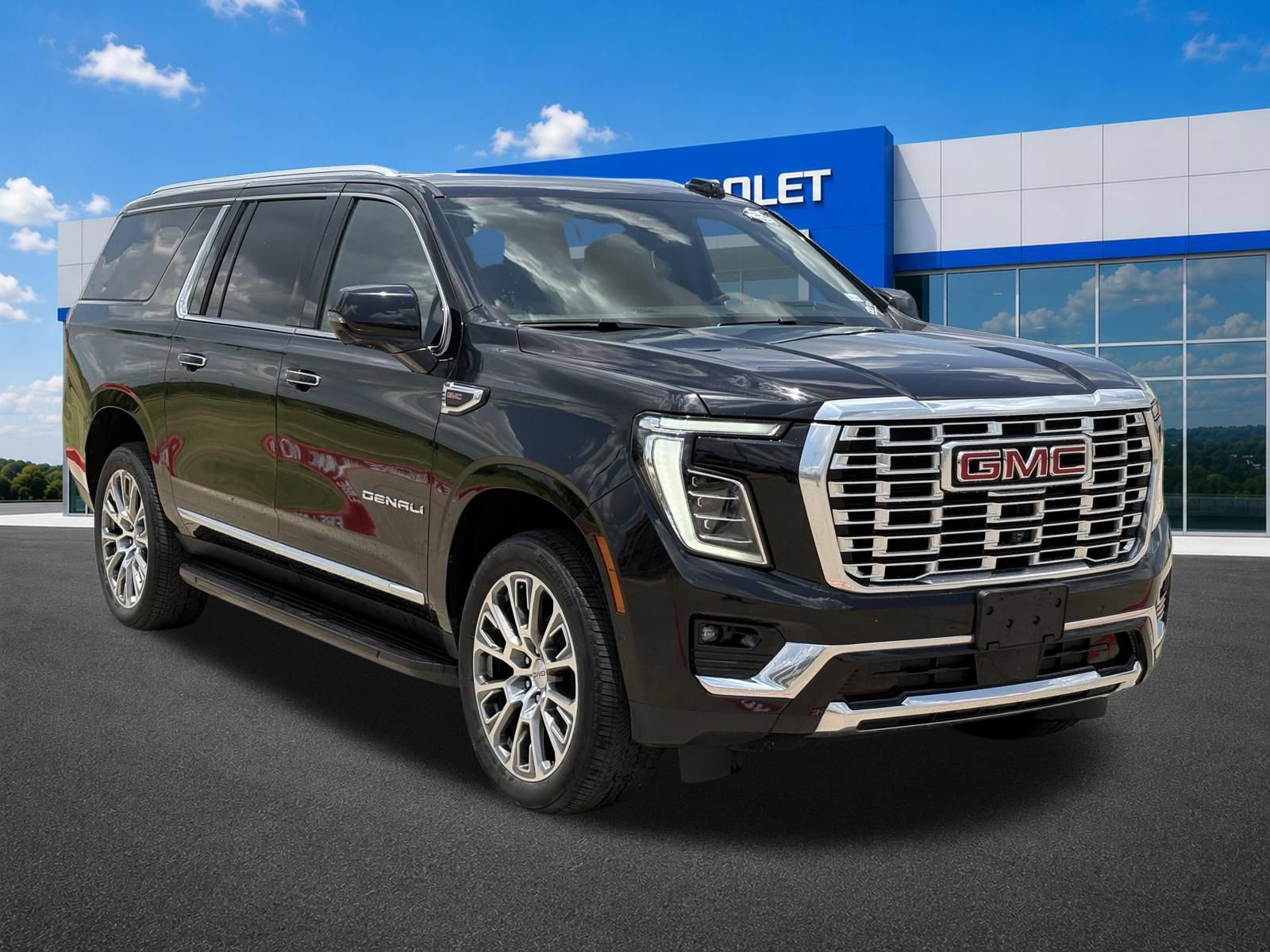 Certified 2025 GMC Yukon XL Denali AWD/4WD image 1