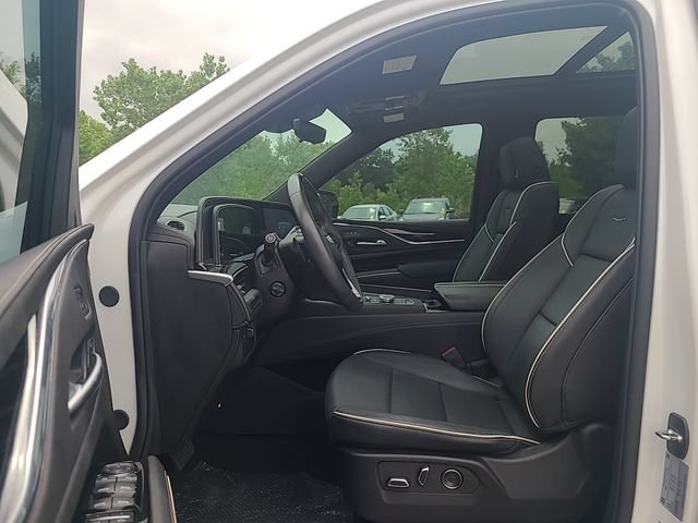 Used 2024 Cadillac Escalade Sport w/ Touring Package AWD/4WD image 12