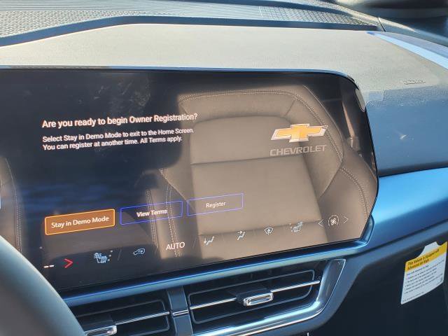 New 2026 Chevrolet Equinox EV LT image 17