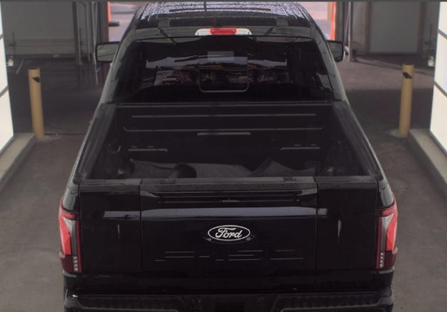 Used 2025 Ford F150 Lariat w/ Equipment Group 502A High AWD/4WD image 4