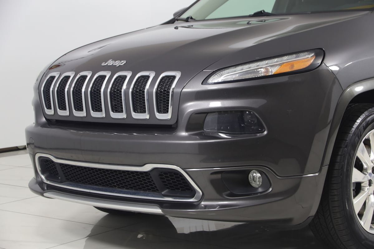 Used 2018 Jeep Cherokee Overland AWD/4WD image 44