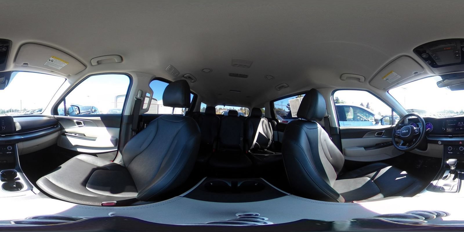 Used 2023 Kia Carnival LX FWD image 43