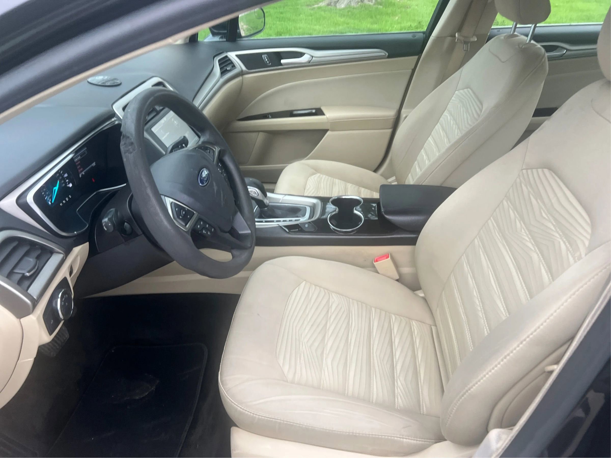 Used 2016 Ford Fusion SE image 10