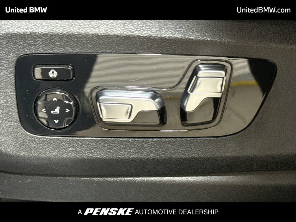 Used 2022 BMW X7 M50i w/ Executive Package AWD/4WD image 4