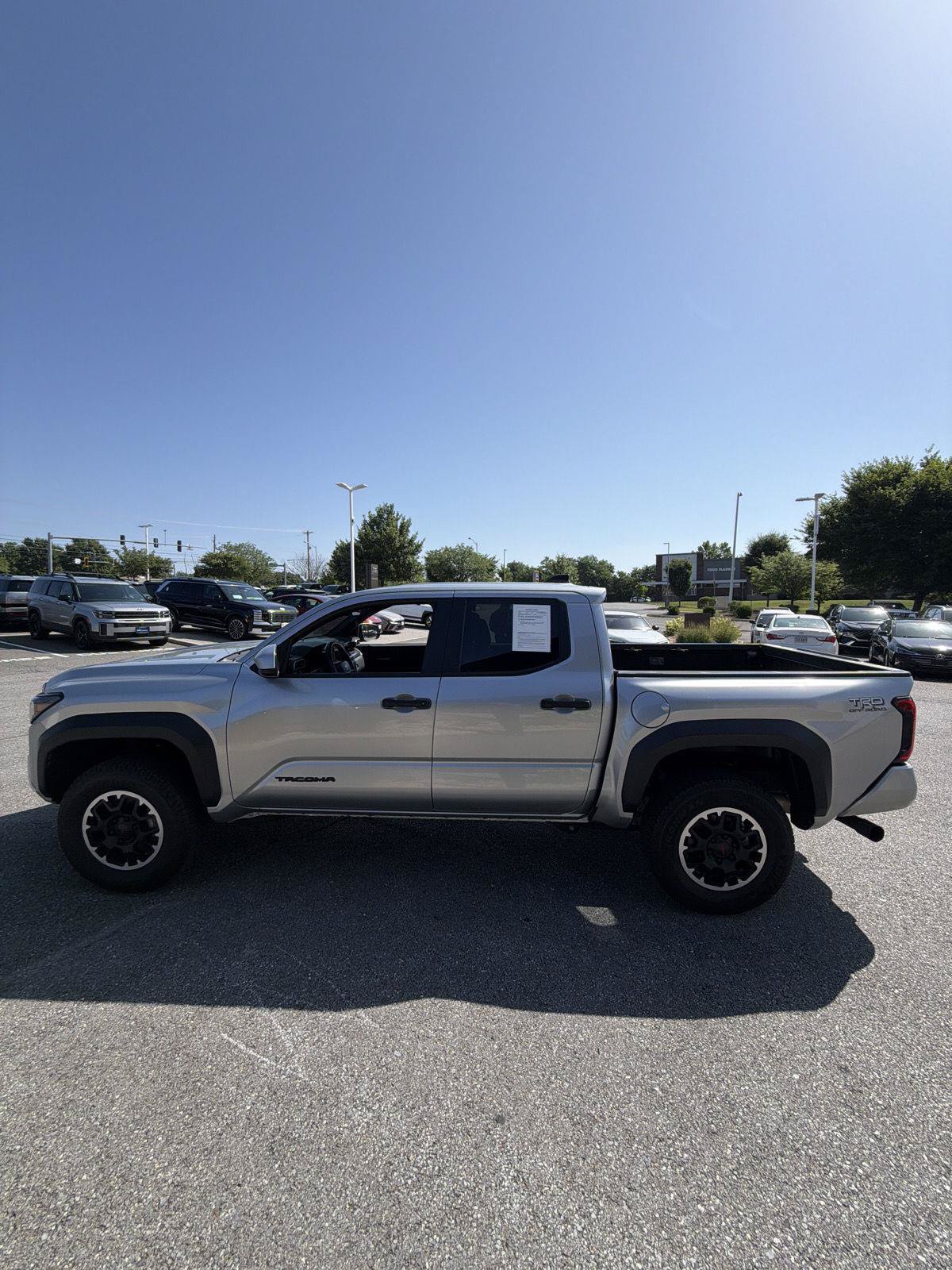 Used 2024 Toyota Tacoma TRD Off-Road AWD/4WD image 10