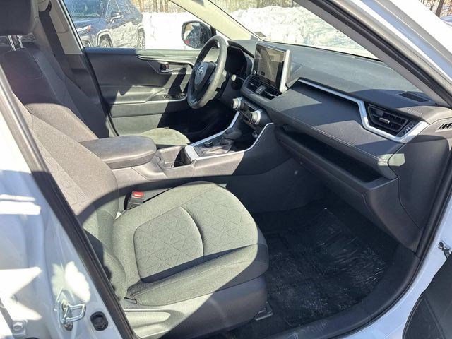 Used 2025 Toyota RAV4 XLE image 9