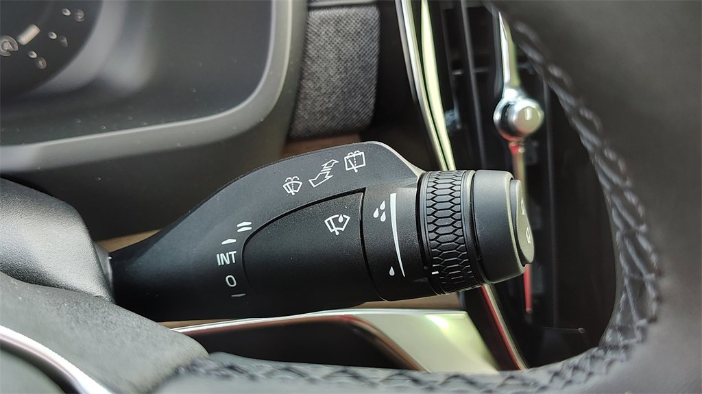 New 2026 Volvo XC90 B5 Core w/ Protection Package Premier image 17