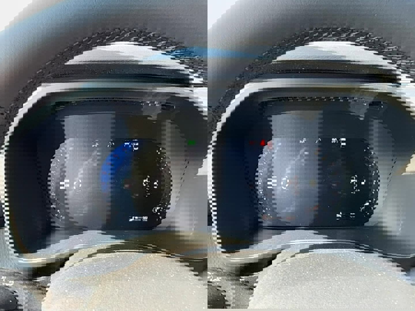 New 2026 Volvo XC40 B5 Plus w/ Protection Package Premier image 20