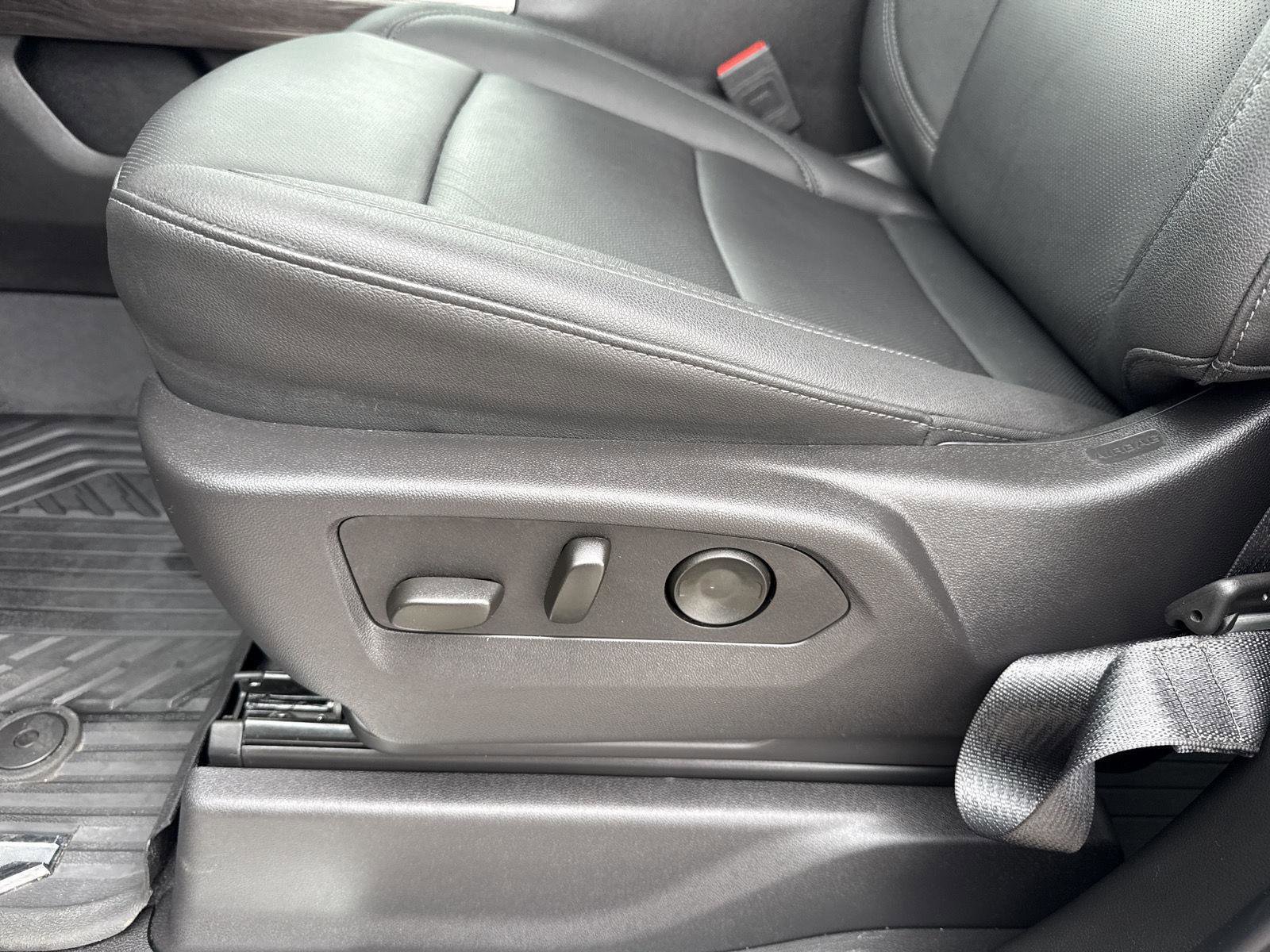 Used 2025 Chevrolet Silverado 1500 LTZ image 17