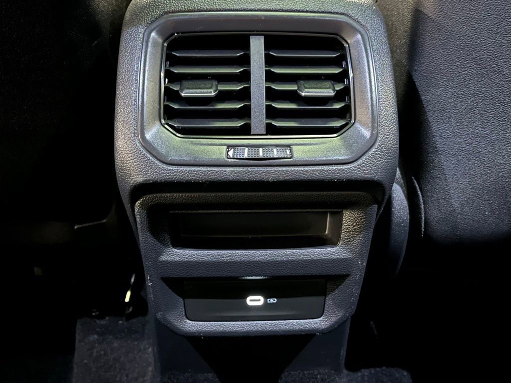 Used 2023 Volkswagen Taos SEL image 22
