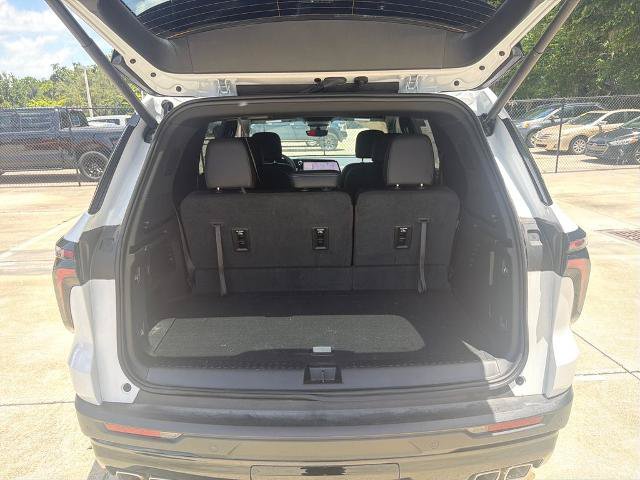 Used 2026 Chevrolet Traverse LT w/ Midnight/Sport Edition FWD image 32
