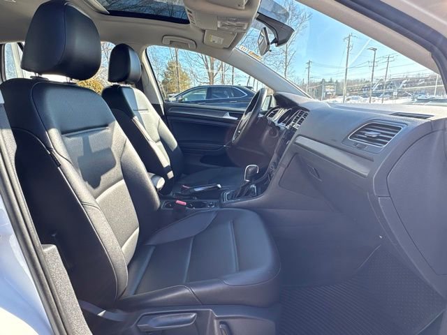 Used 2019 Volkswagen Golf SE image 26