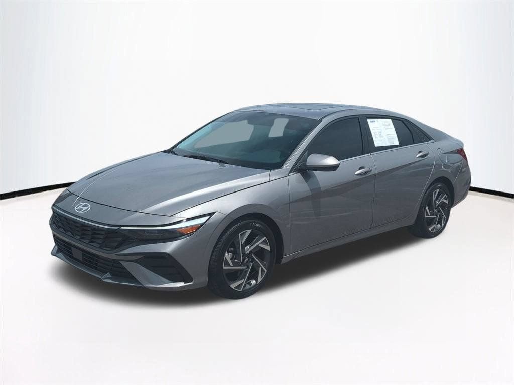 Used 2024 Hyundai Elantra SEL w/ Convenience Package FWD image 9