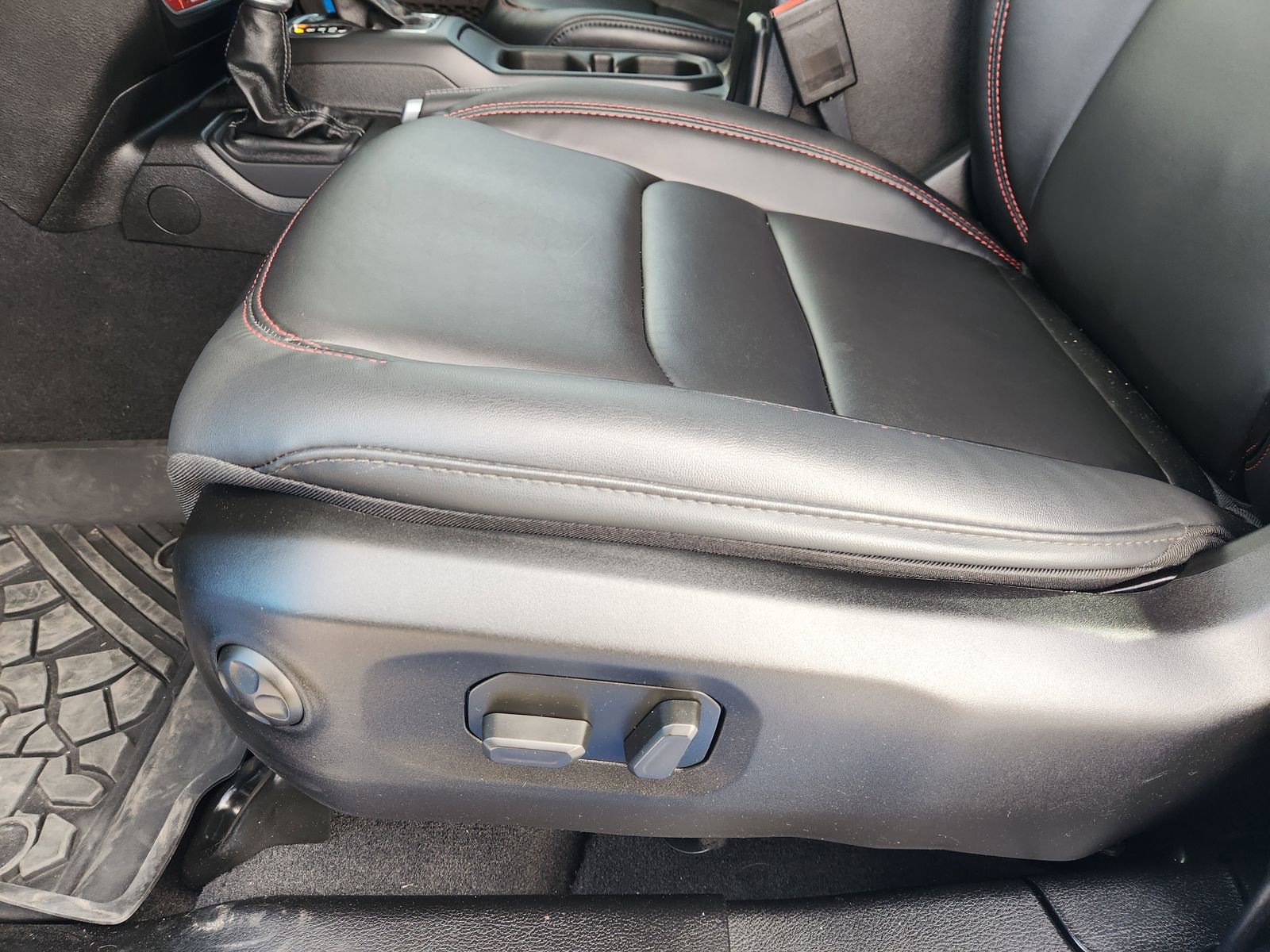 Used 2025 Jeep Wrangler Unlimited Rubicon image 30