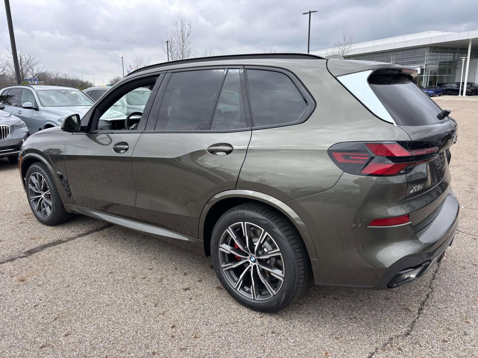 New 2026 BMW X5 xDrive50e image 7