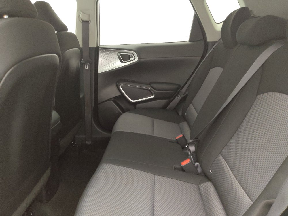 Used 2023 Kia Soul LX w/ LX Technology Package image 18