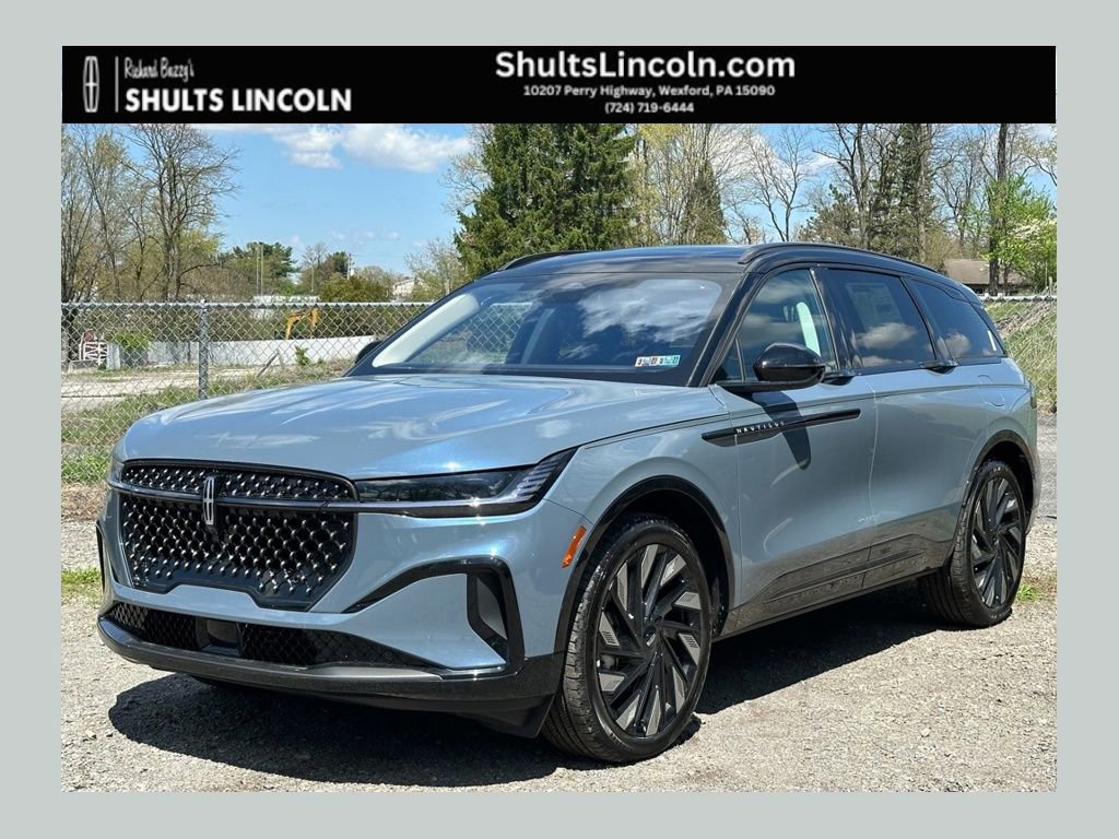 New 2026 Lincoln Nautilus Reserve w/ Jet Appearance Package AWD/4WD image 1