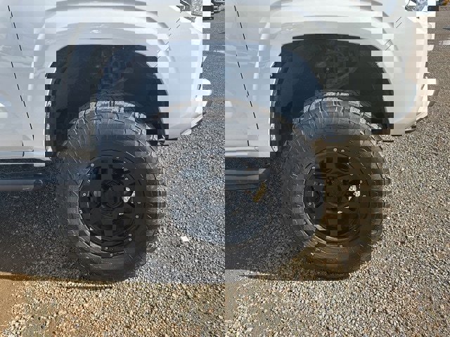 Used 2017 Toyota Tacoma SR w/ Tow Package image 11