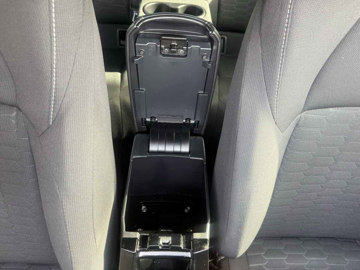 Used 2020 Toyota Corolla SE w/ Carpet Mat Package image 40