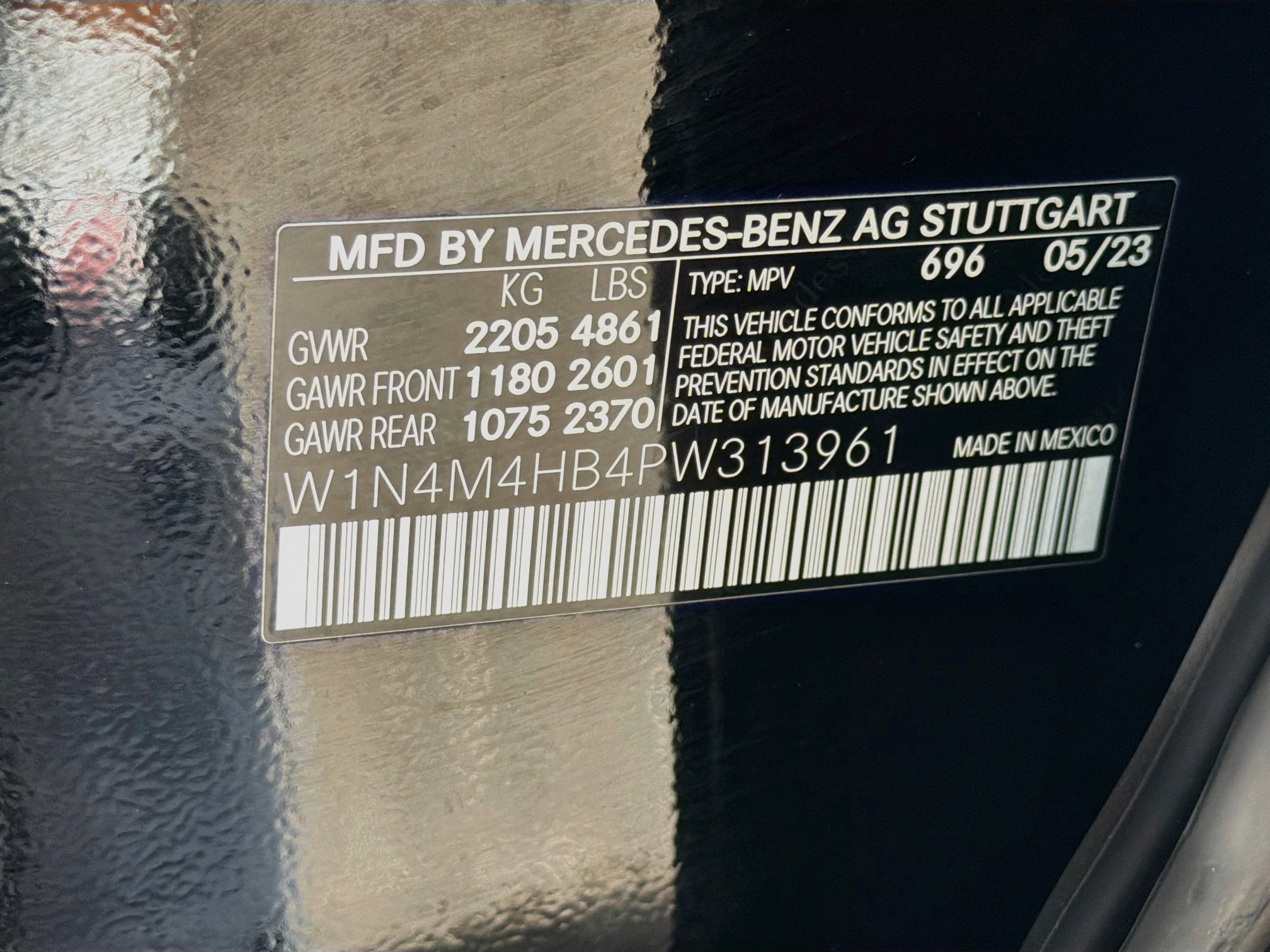 Used 2023 Mercedes-Benz GLB 250 4MATIC w/ Premium Package image 12