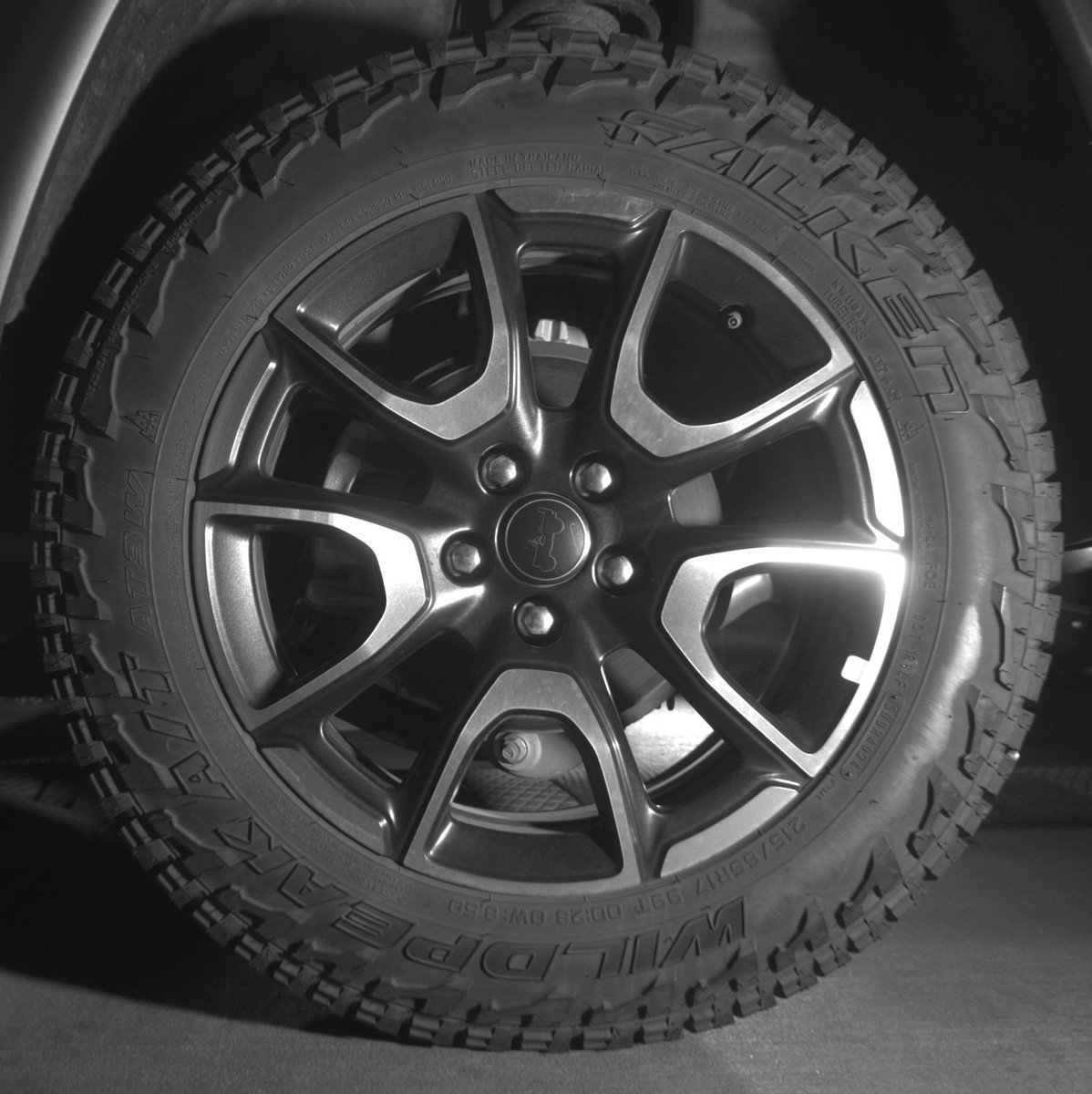 Used 2025 Jeep Compass Trailhawk image 14